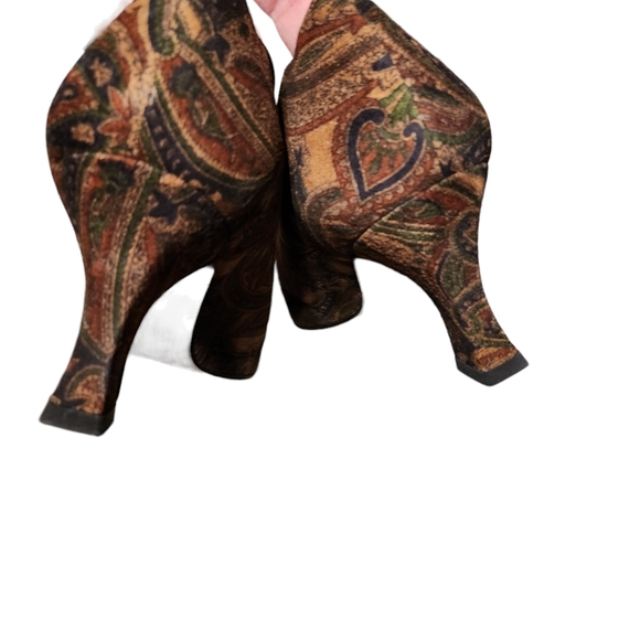 Vintage Stuart Weitzman Women's Paisley Suede Leather Heels w/Box Size 8.5B - Picture 7 of 11